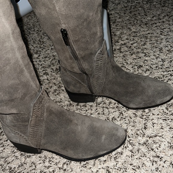 Vince Camuto Womens Wide Calf Gray Karinda Suede
OTK Block Heel Boots Size 7 - Picture 3 of 9